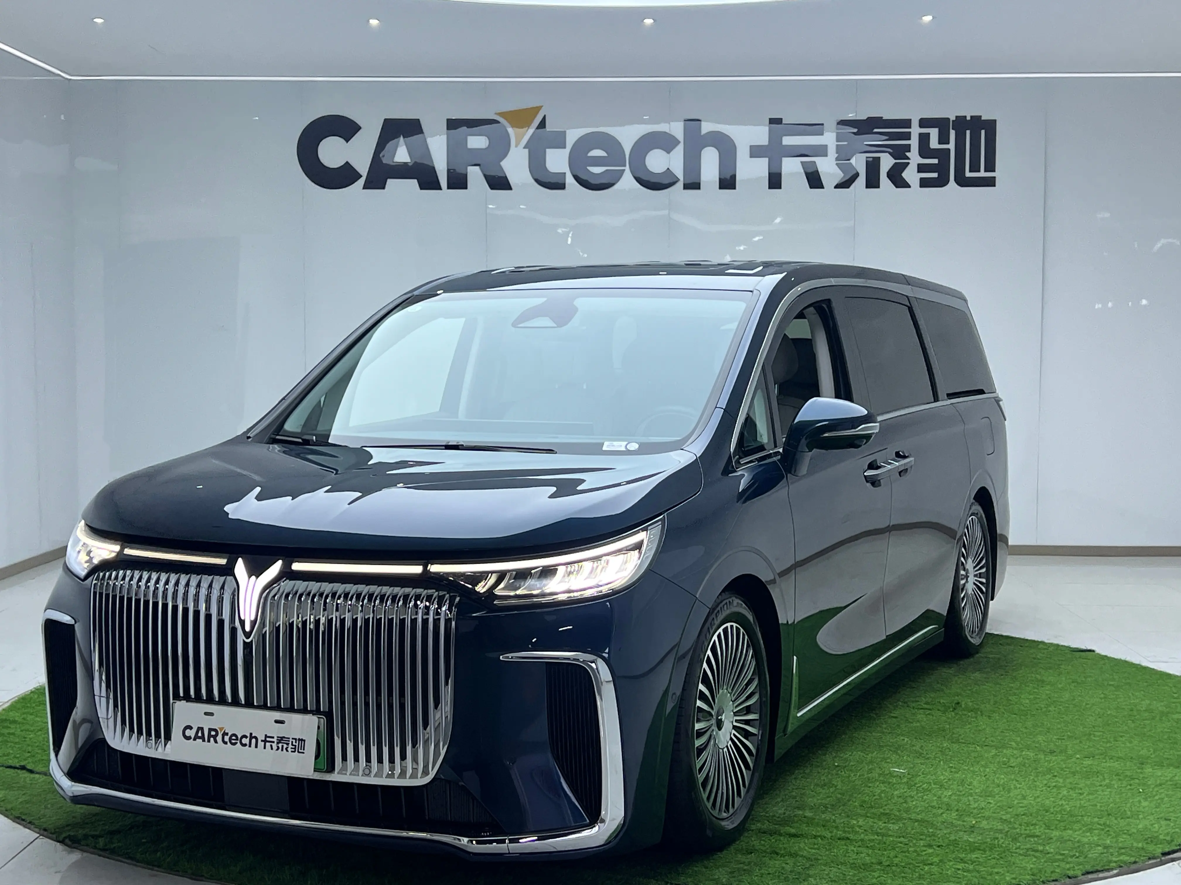 Voyah Lantu Dreamer PHEV  из Китая