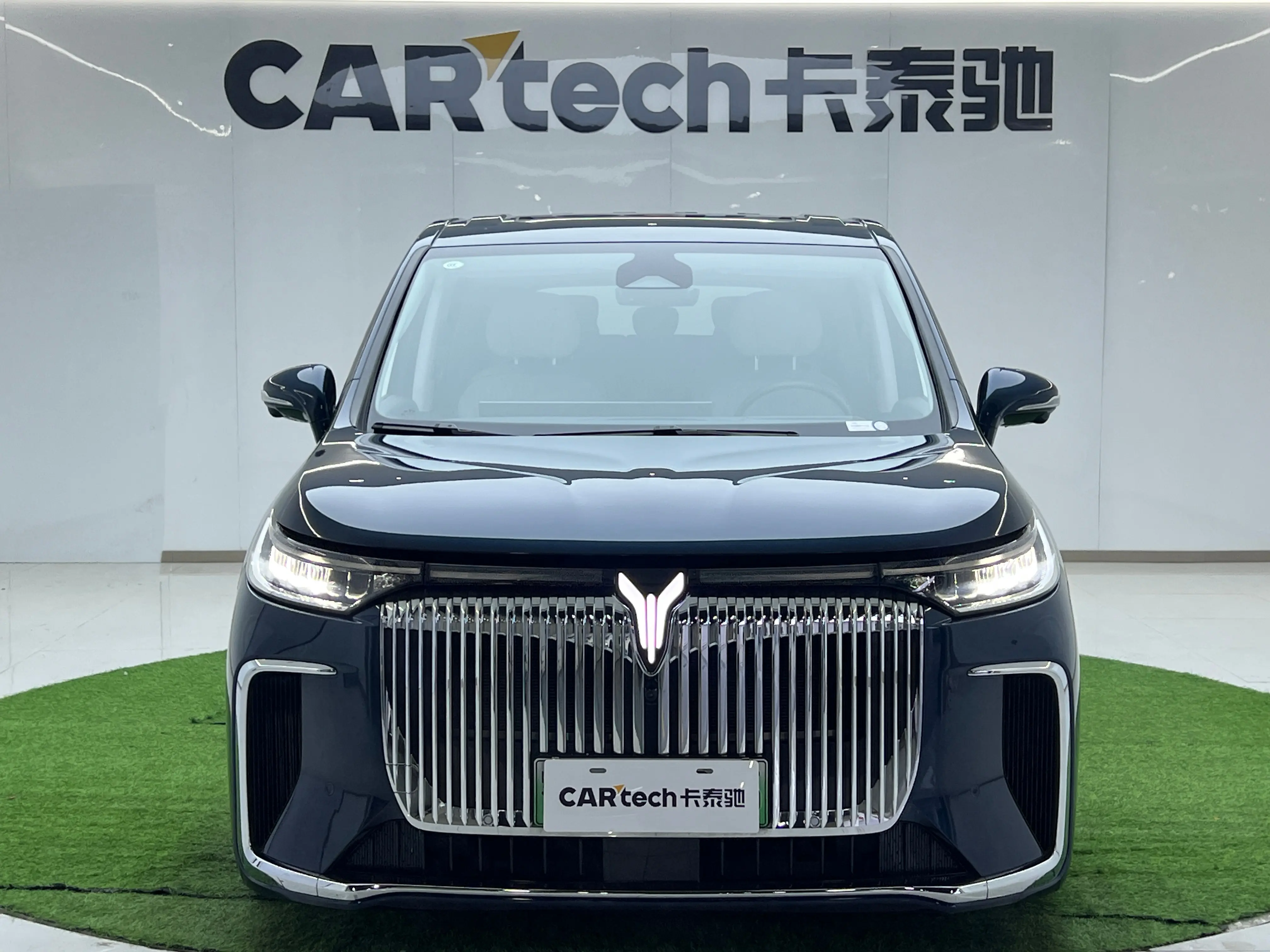 Voyah Lantu Dreamer PHEV  из Китая