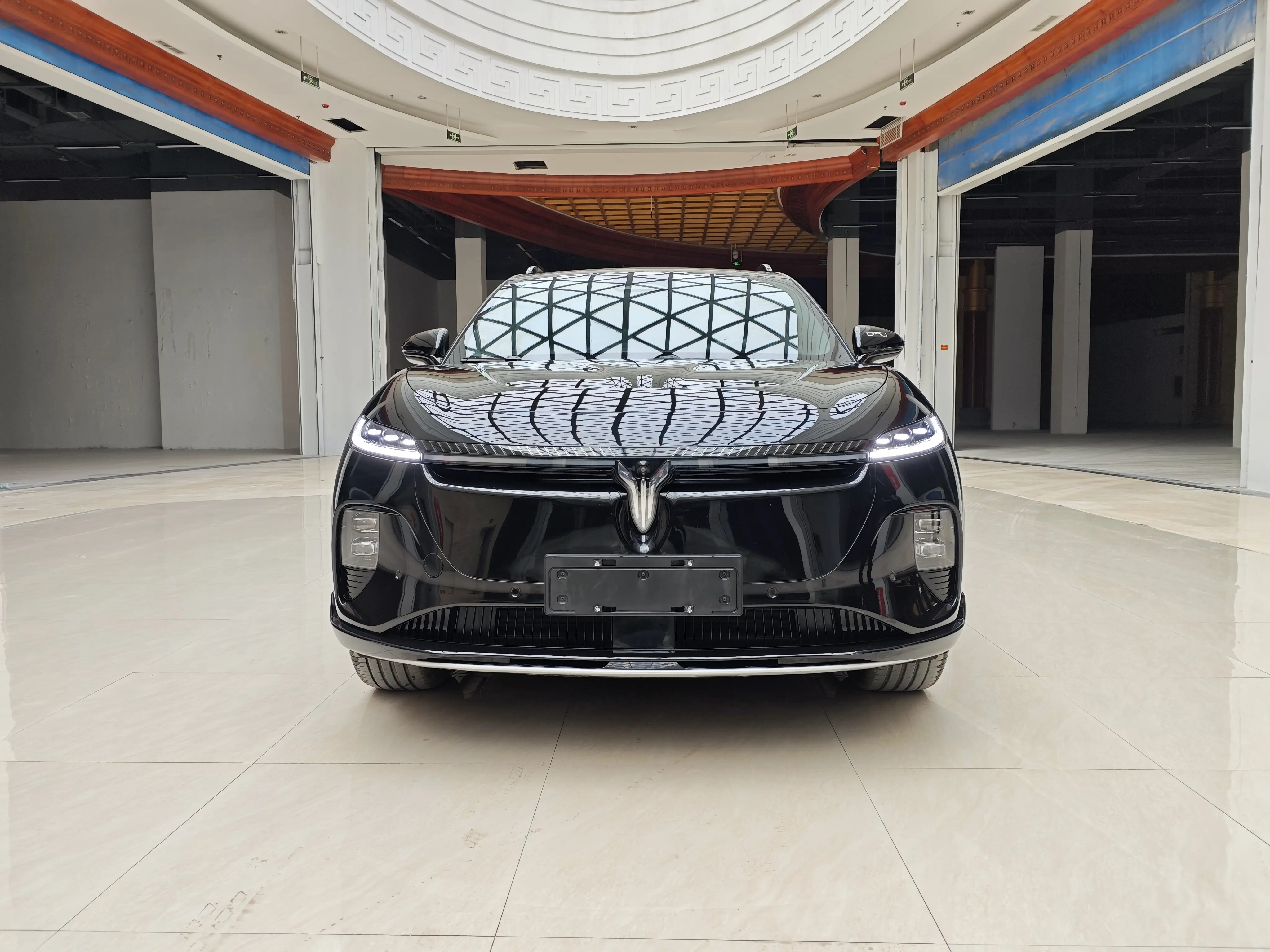 Voyah Courage  из Китая