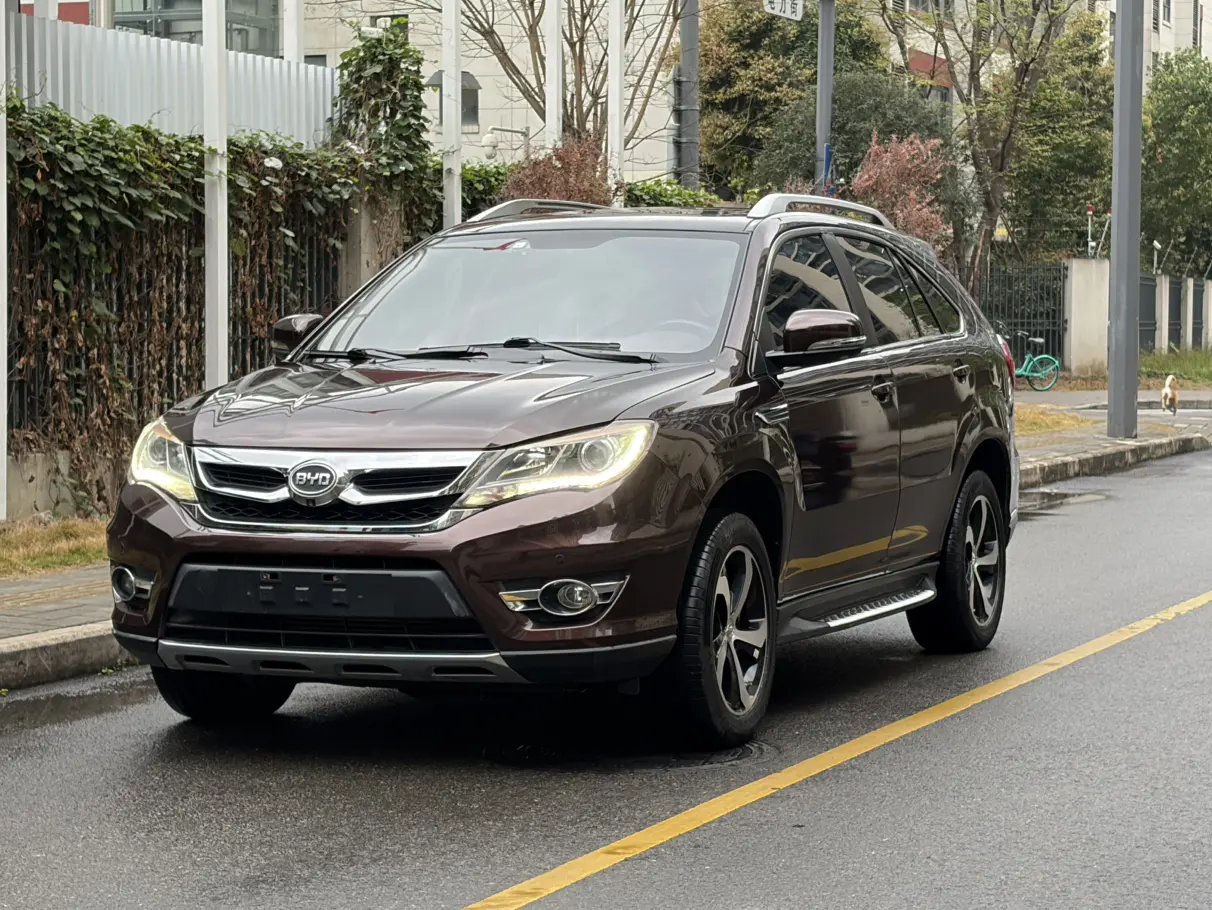 BYD S7  из Китая