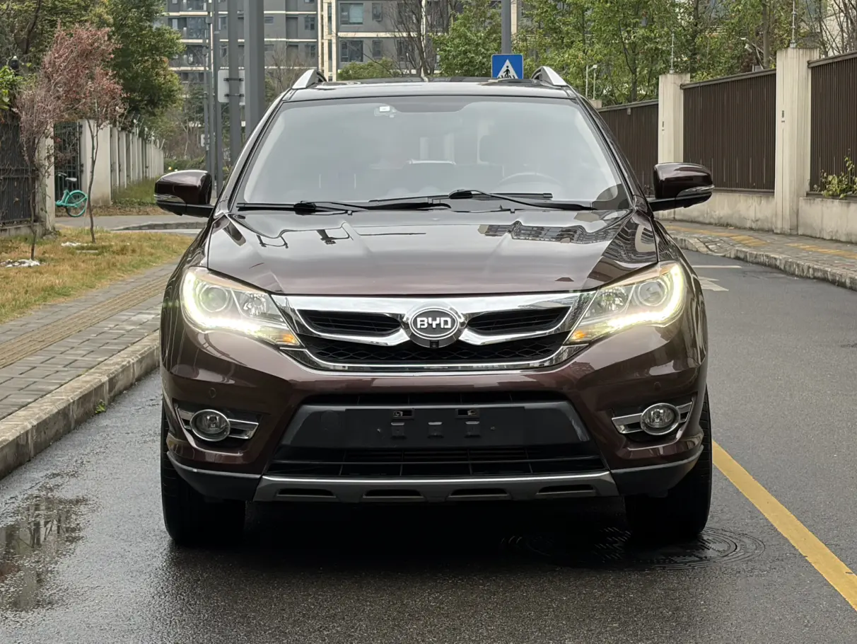 BYD S7  из Китая
