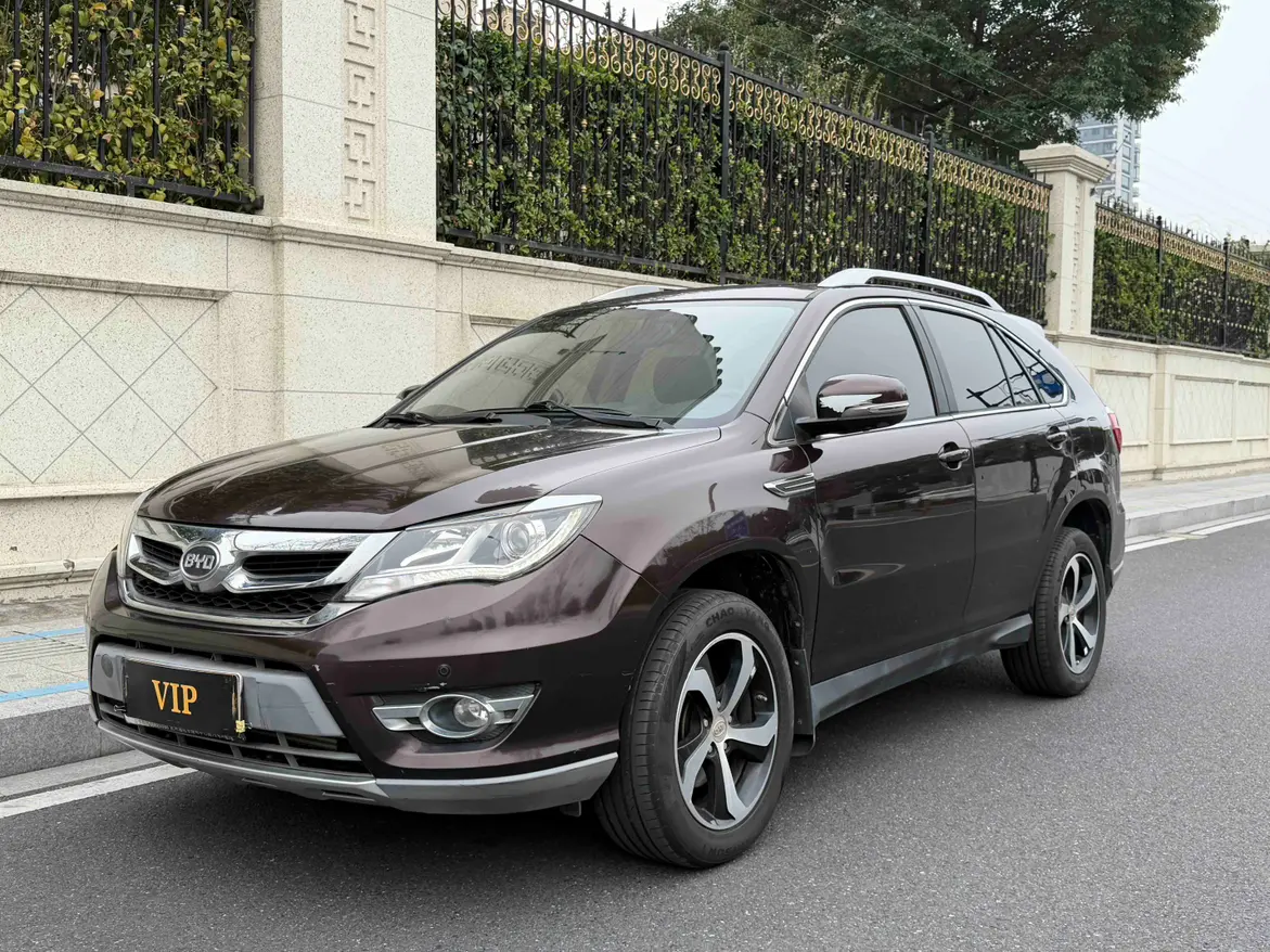 BYD S7  из Китая