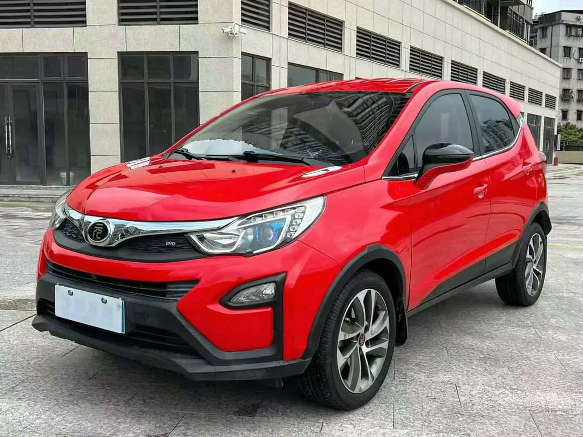 BYD Yuan  из Китая