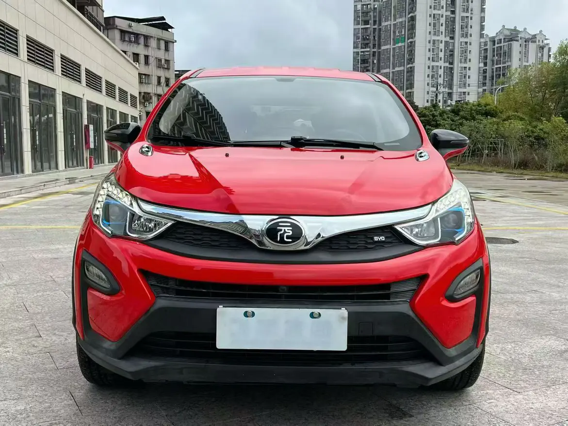 BYD Yuan  из Китая