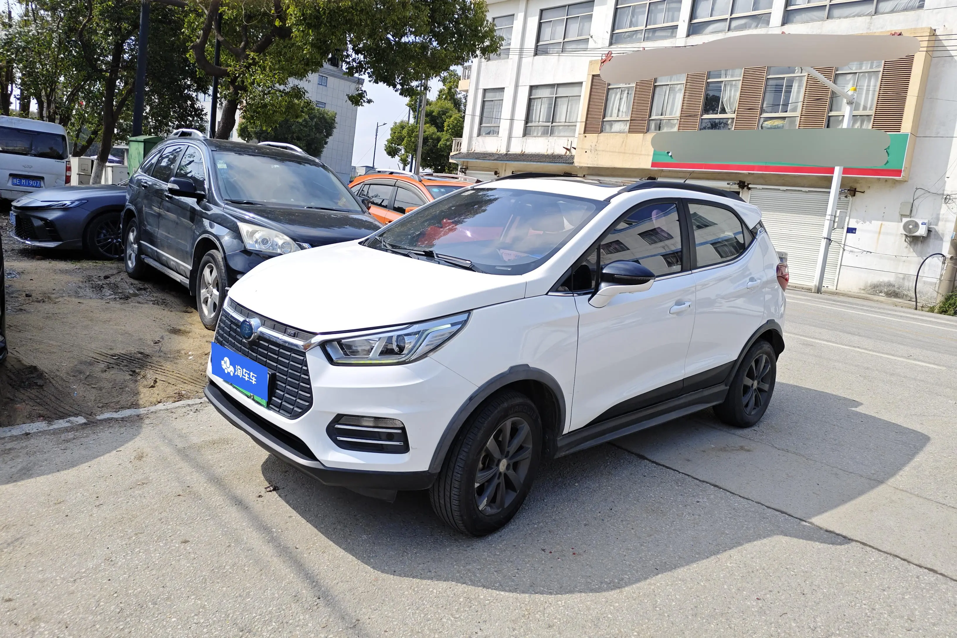 BYD Yuan EV  из Китая