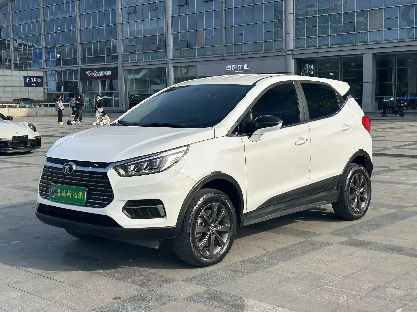 BYD Yuan EV  из Китая