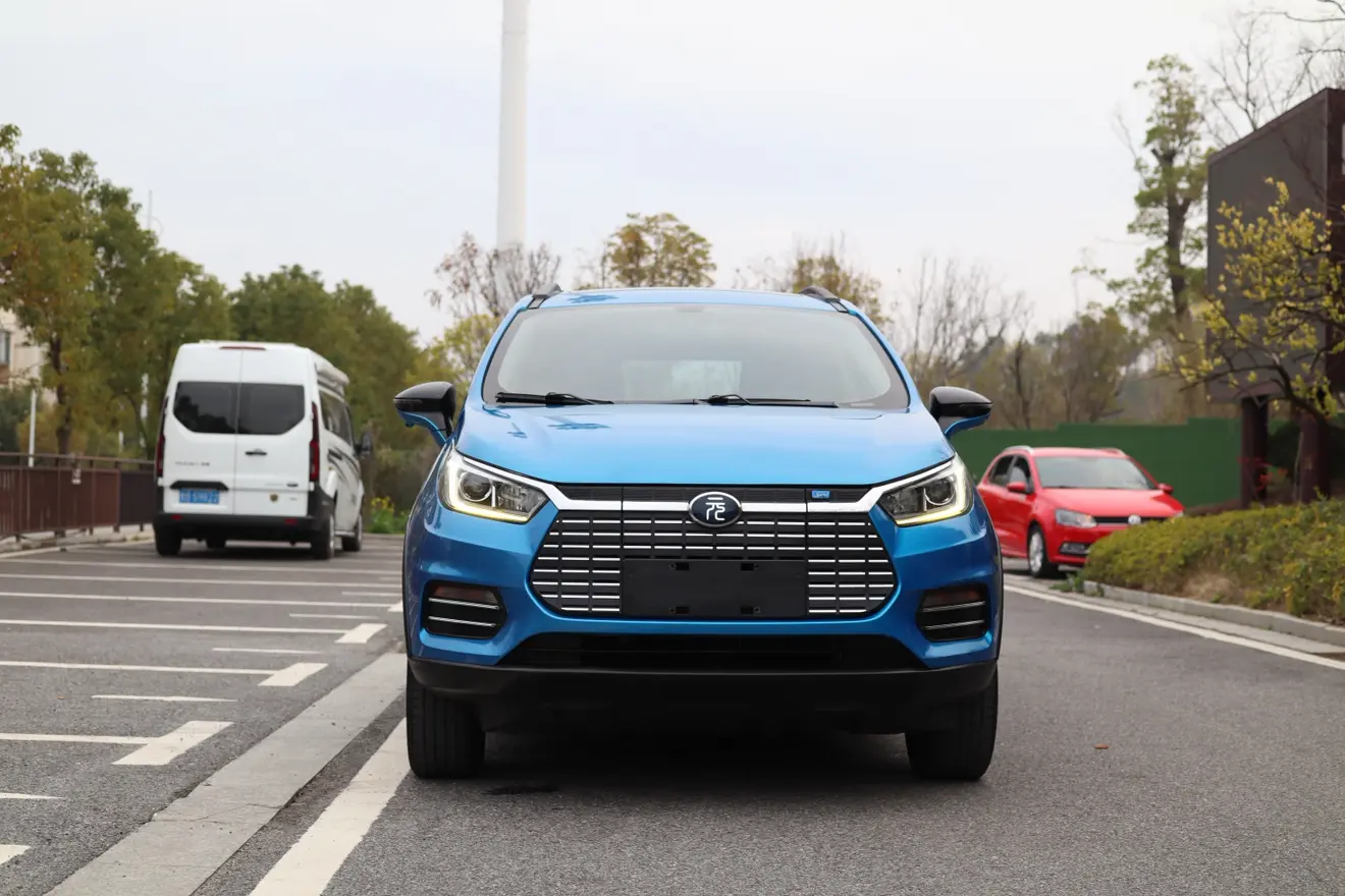 BYD Yuan EV  из Китая