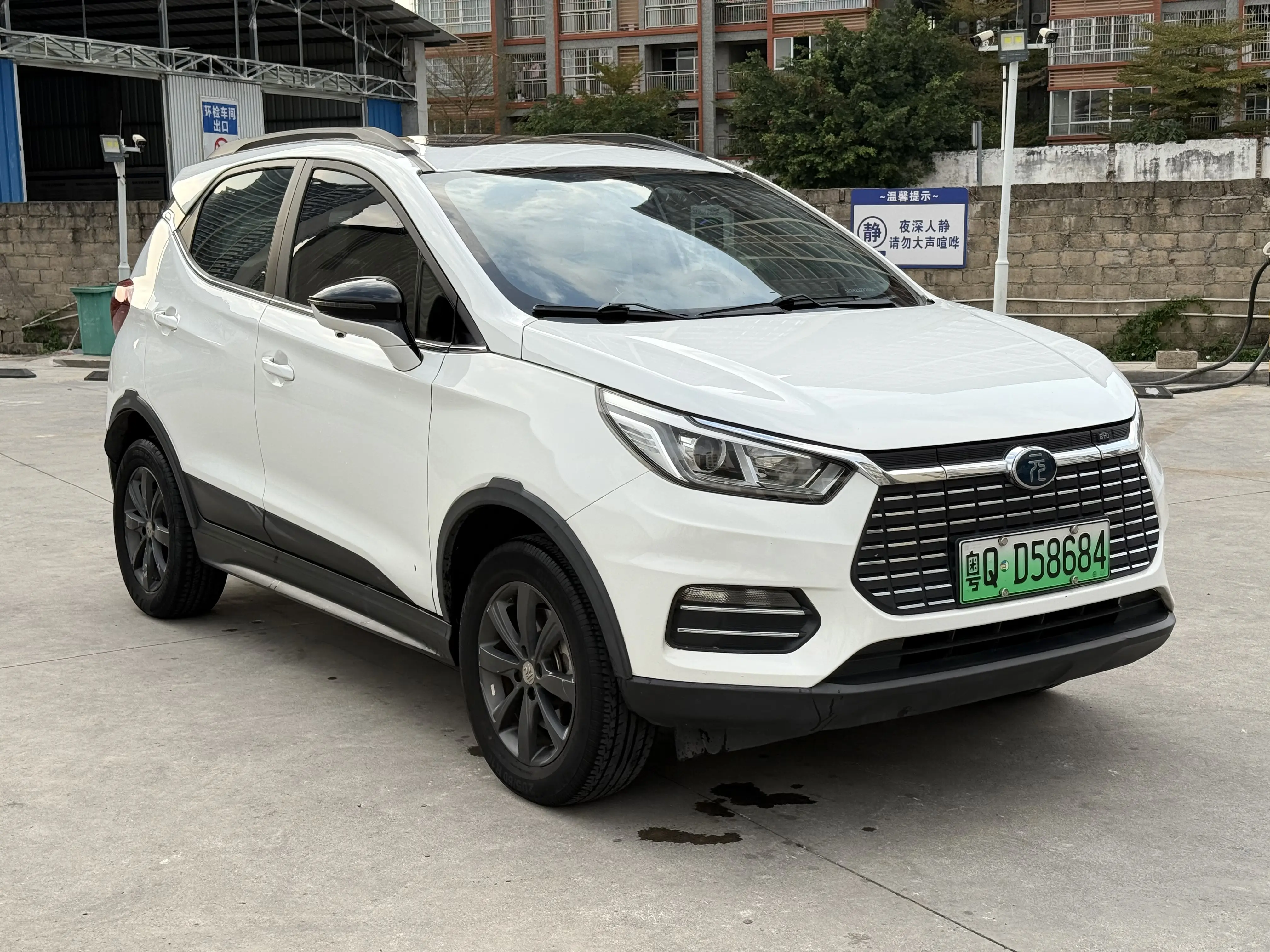 BYD Yuan EV  из Китая