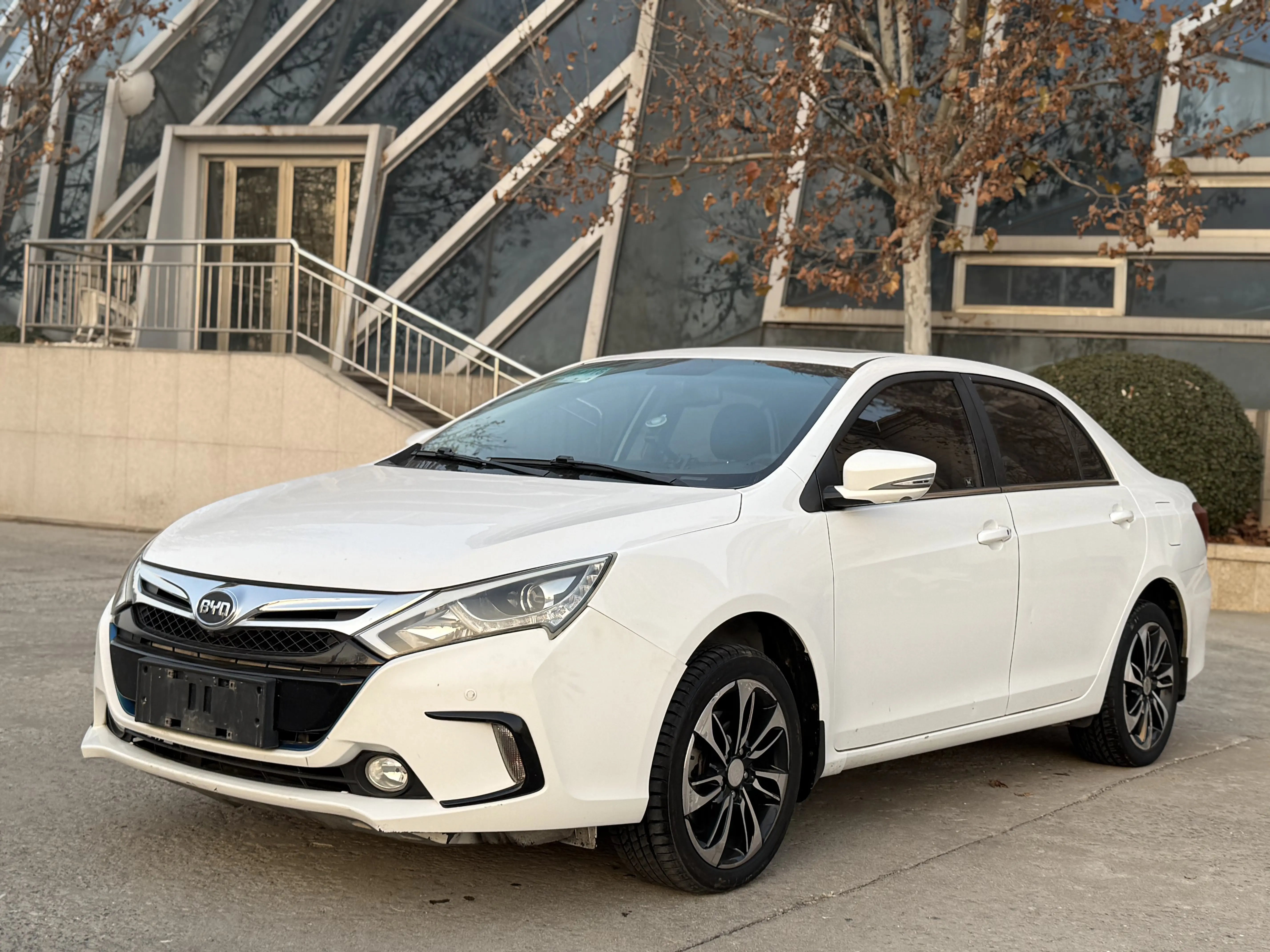 BYD Qin DM  из Китая