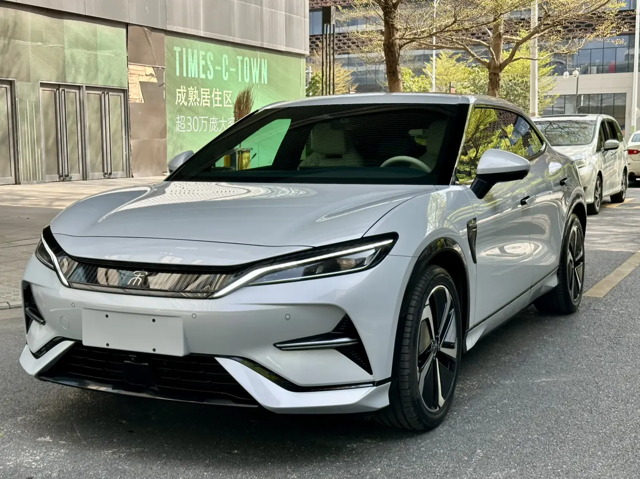 BYD Song L EV  из Китая