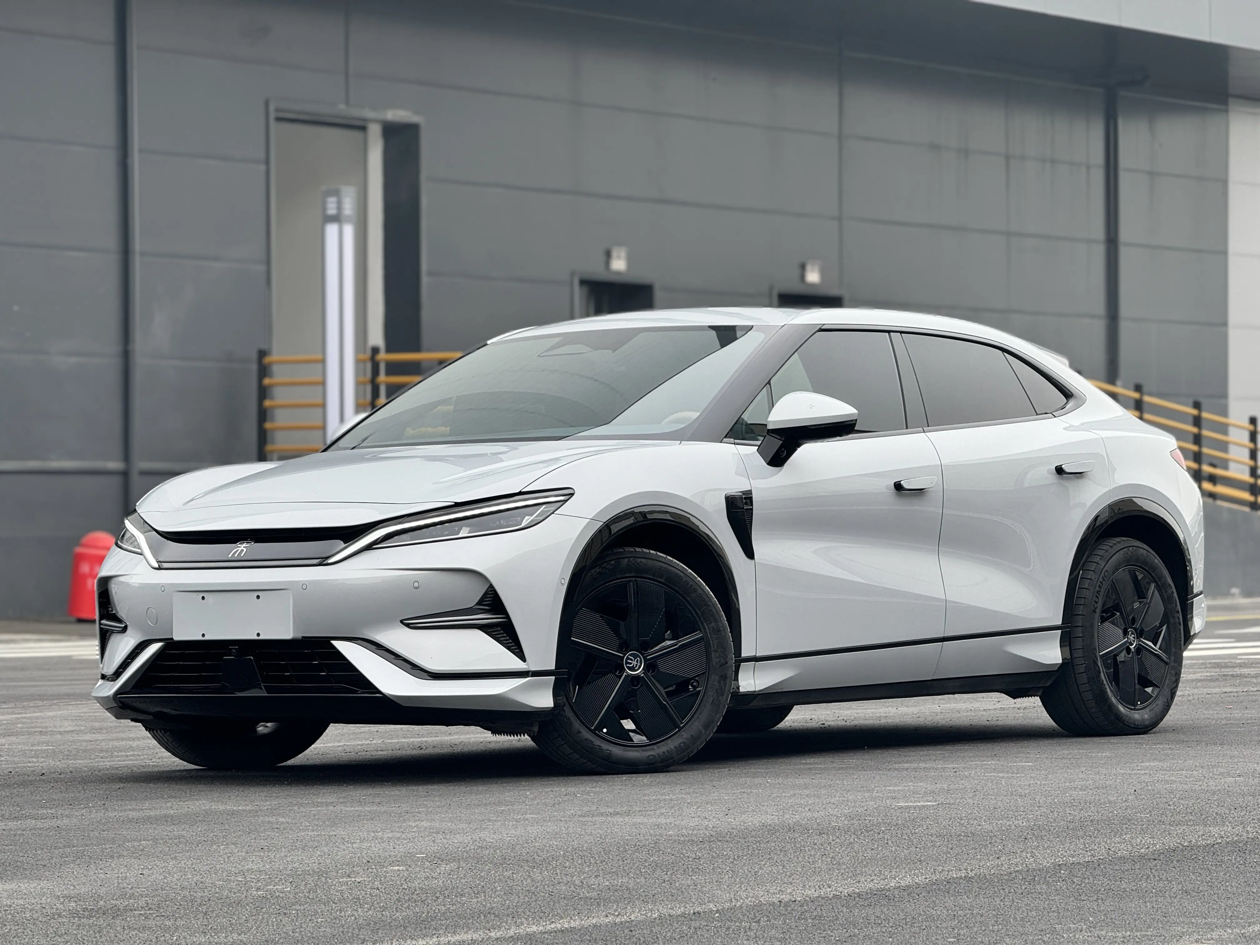 BYD Song L EV  из Китая