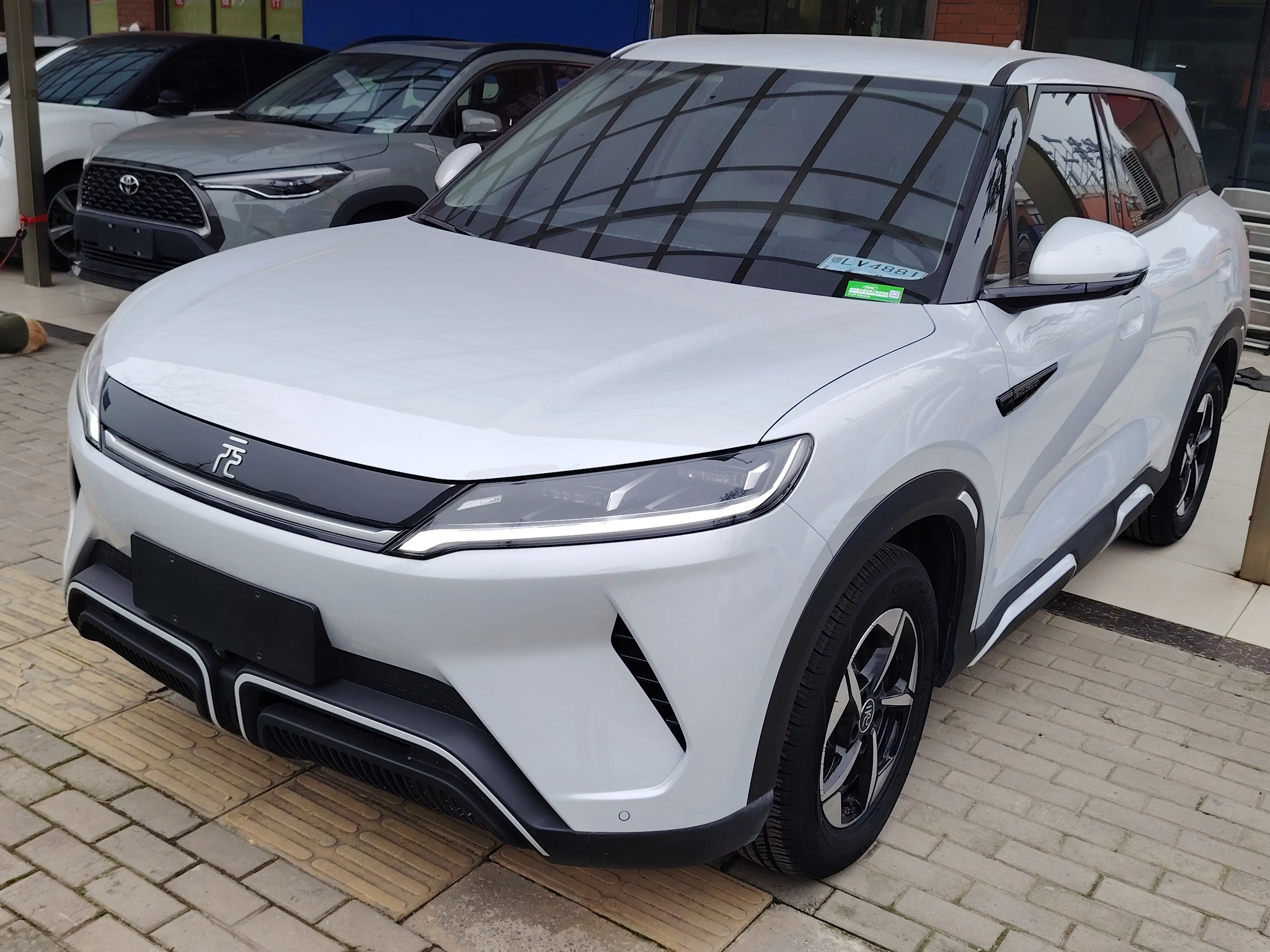 BYD Yuan UP  из Китая