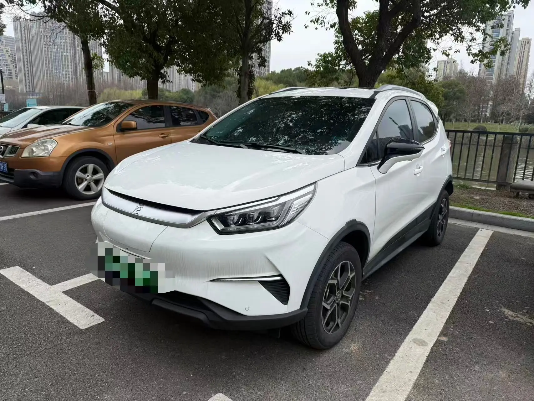 BYD Yuan Pro  из Китая