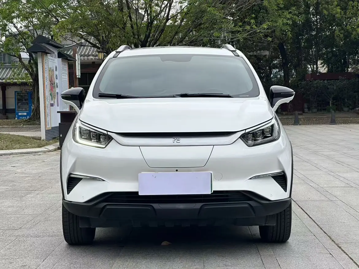 BYD Yuan Pro  из Китая