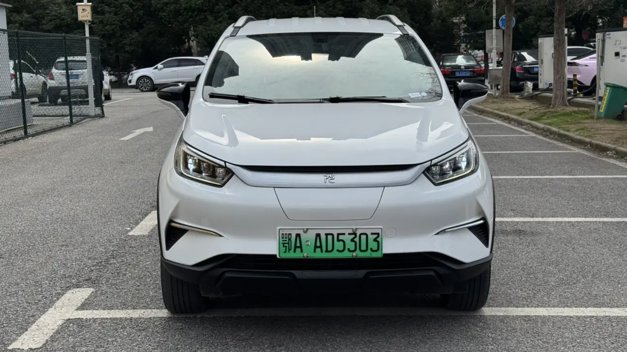 BYD Yuan Pro  из Китая