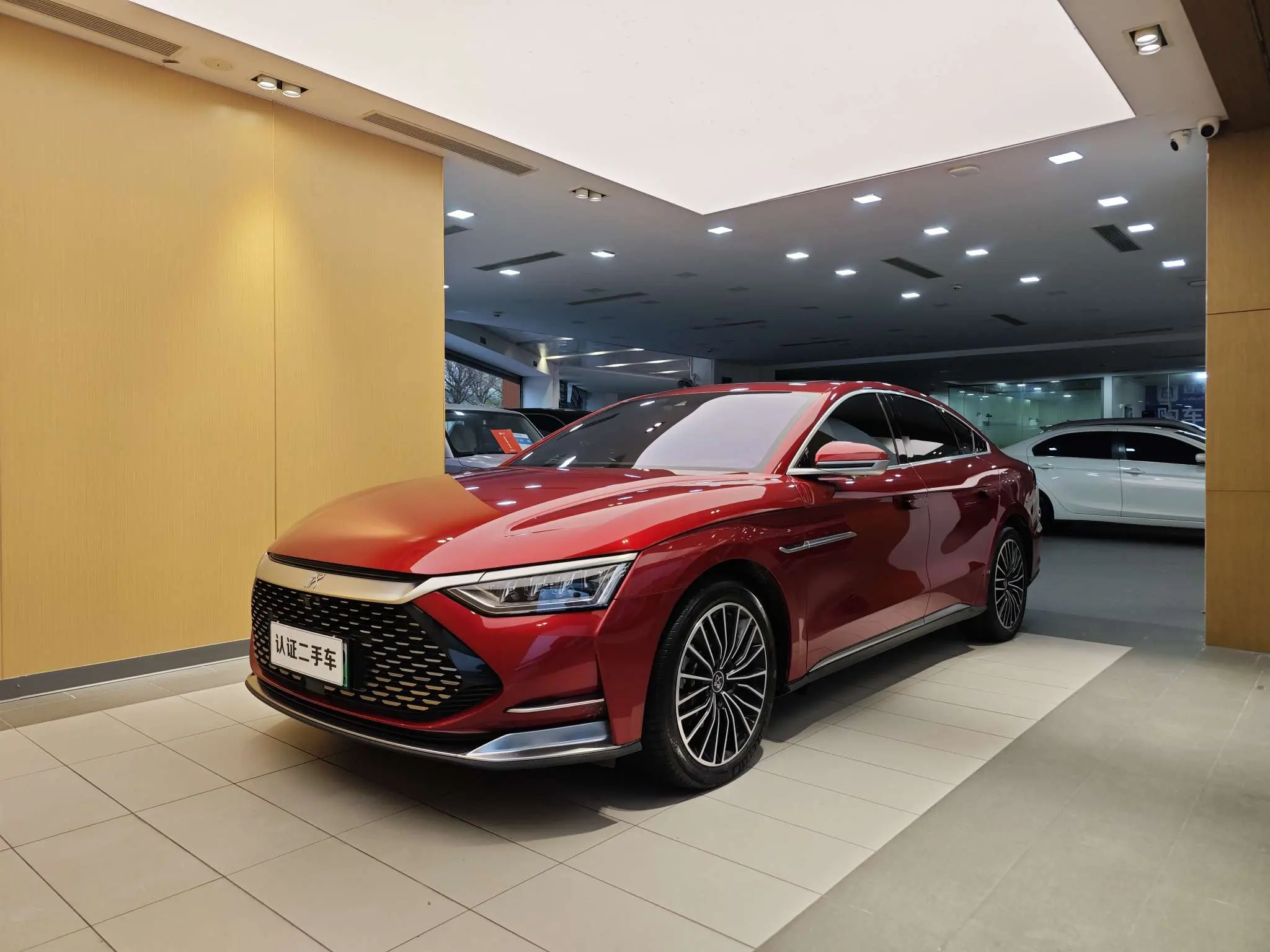 BYD HAN DM  из Китая