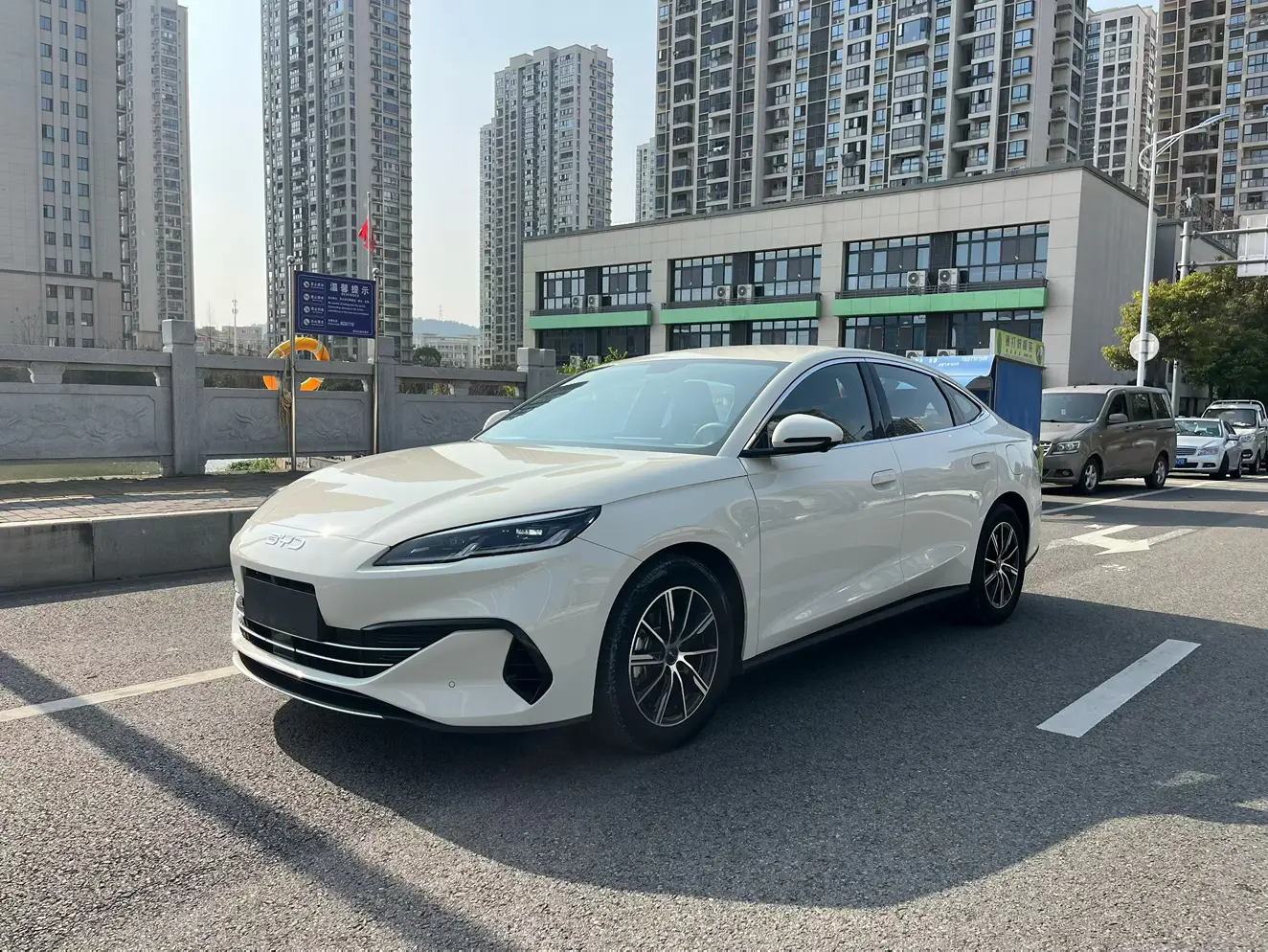 BYD Seal 06DM