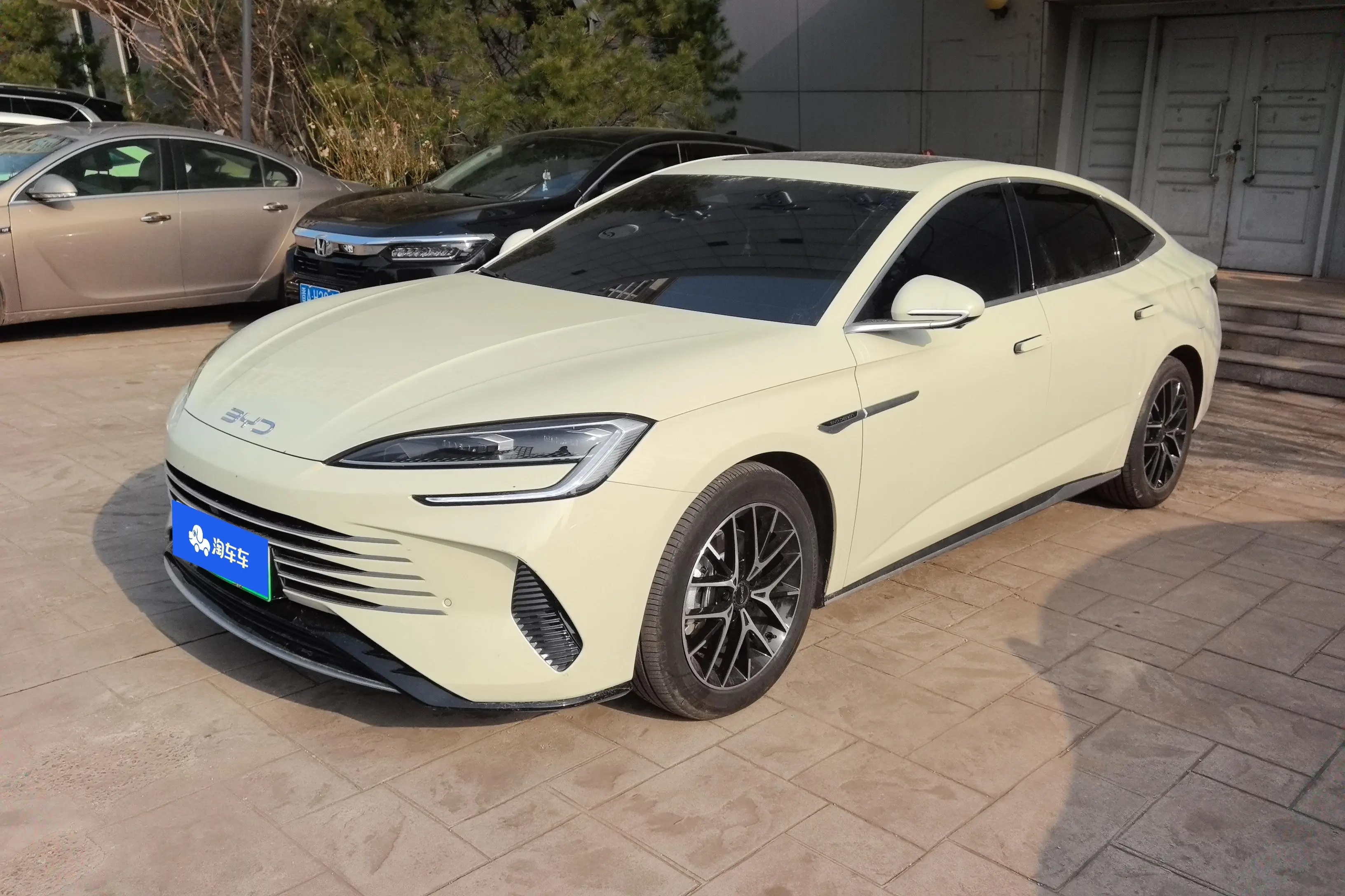 BYD Seal DM  из Китая