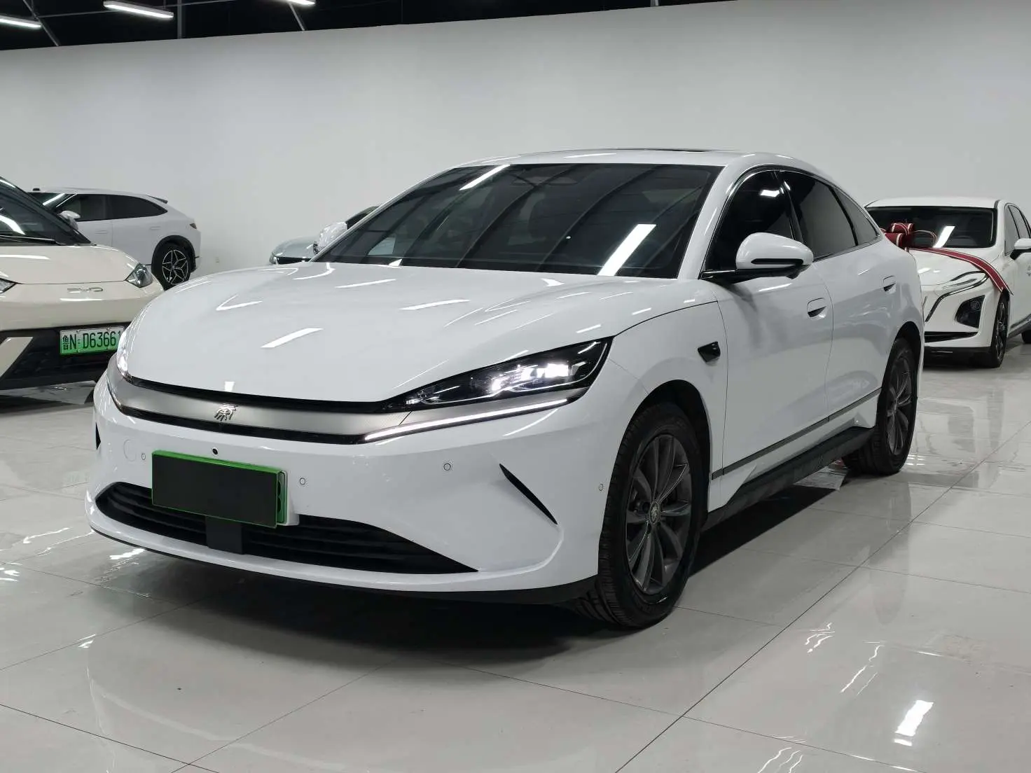 BYD Qin L EV  из Китая