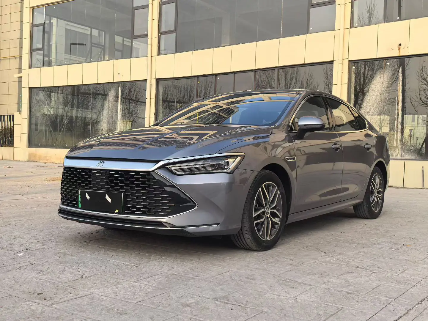 BYD Qin PLUS DM  из Китая