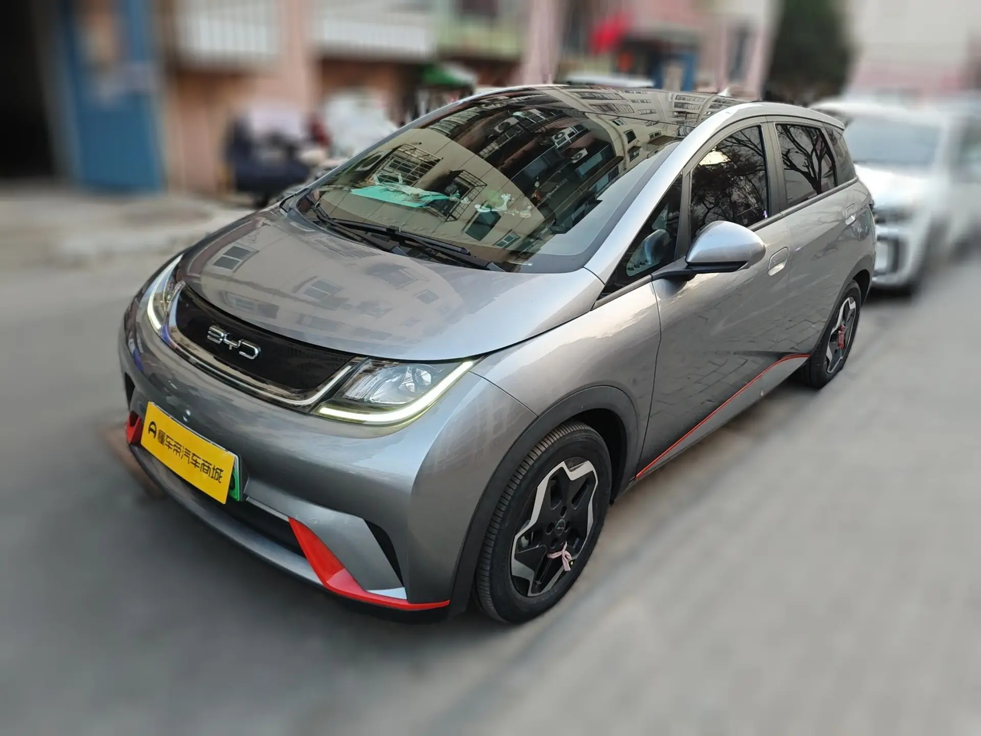 BYD Dolphin  из Китая