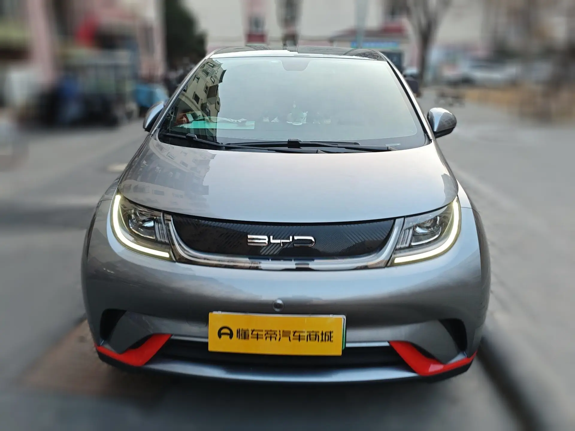 BYD Dolphin  из Китая