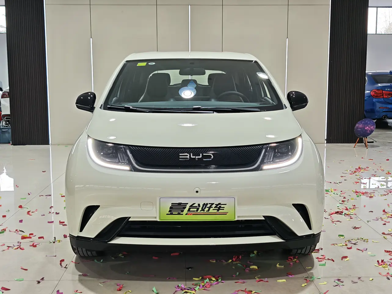 BYD Dolphin  из Китая