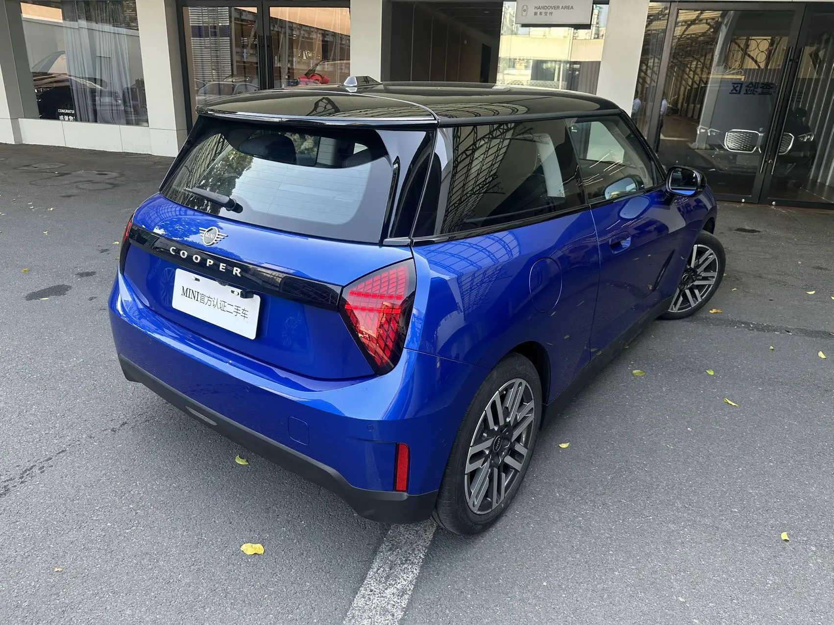 MINI ELECTRIC  COOPER  из Китая