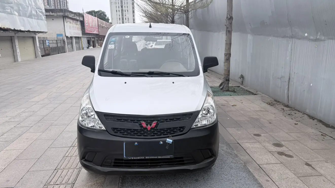 Wuling zhiguang V  из Китая