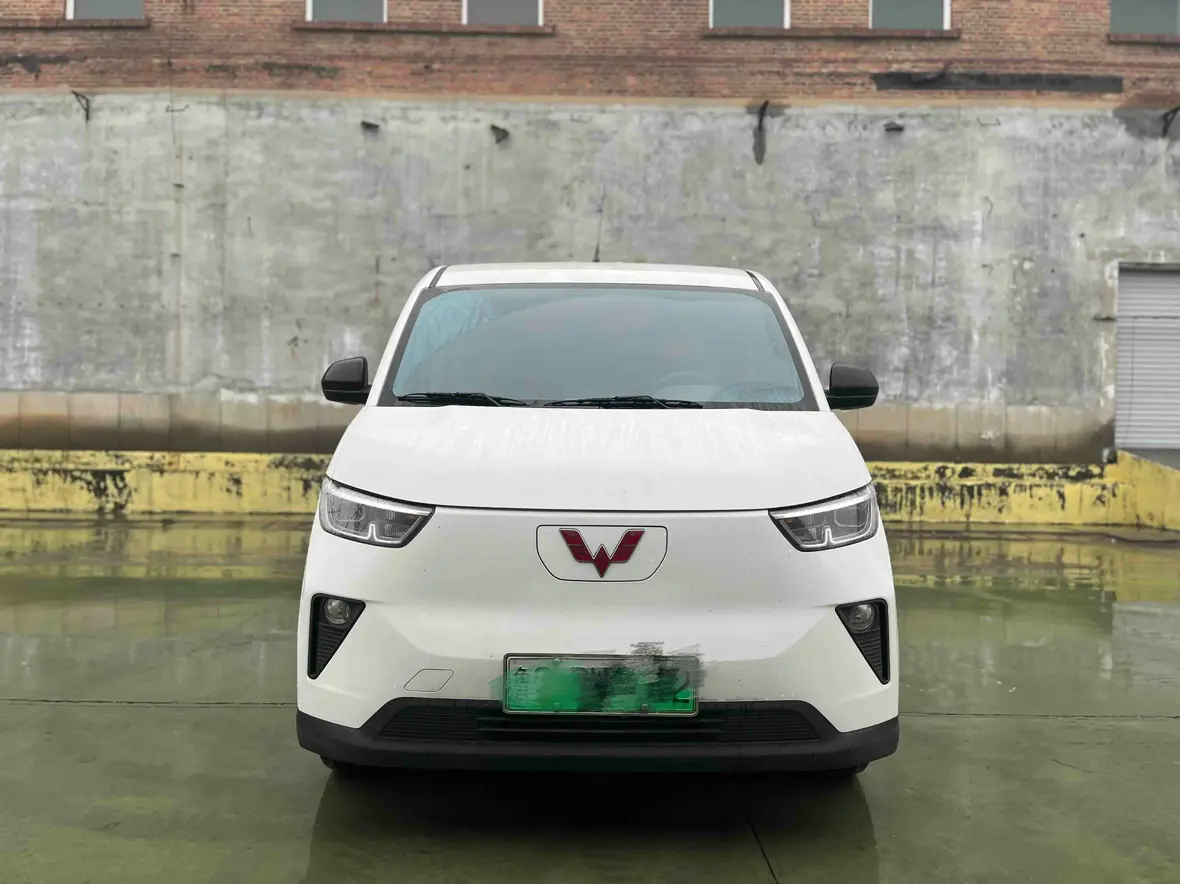 Wuling Yangguang  из Китая