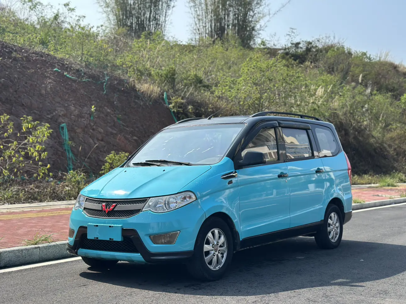 Wuling Hongguang  из Китая