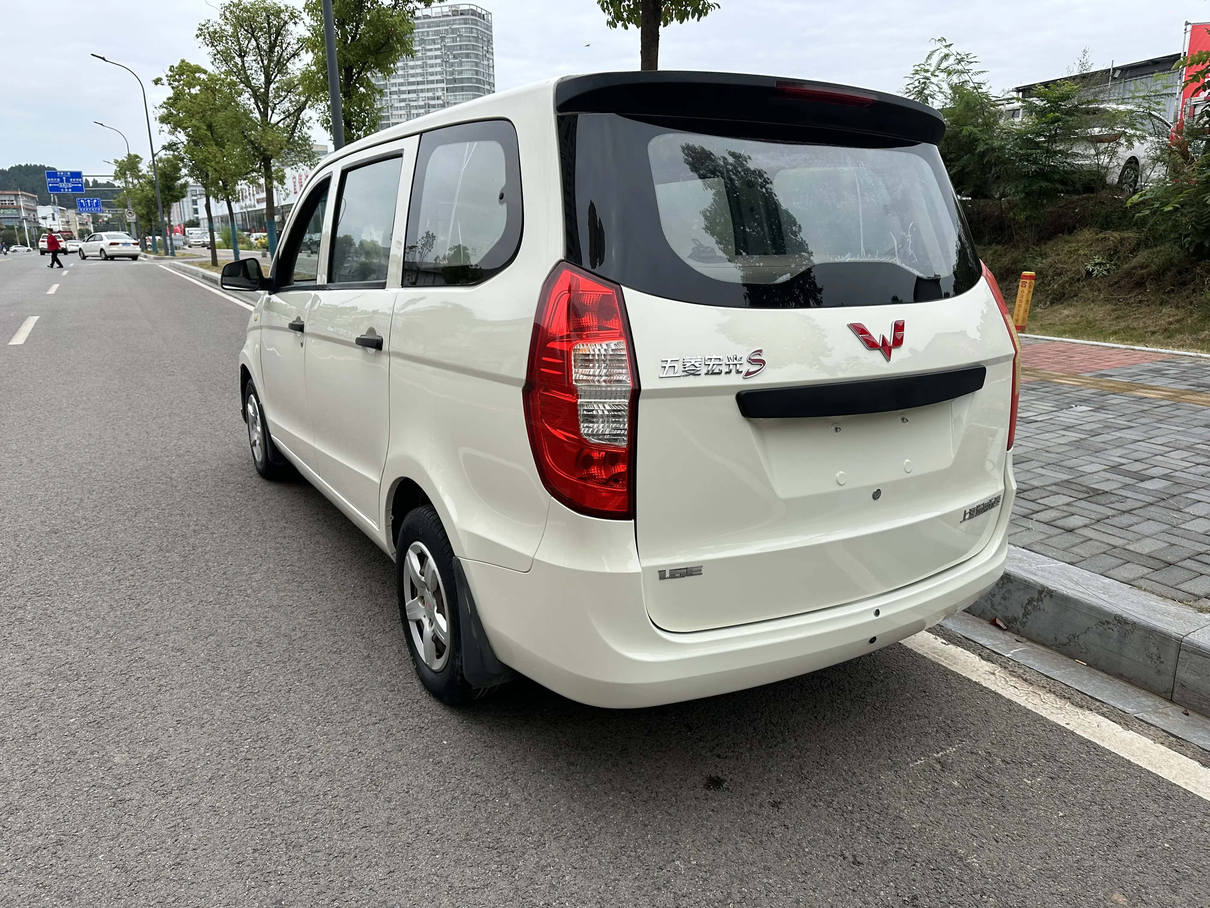 Wuling Hongguang  из Китая