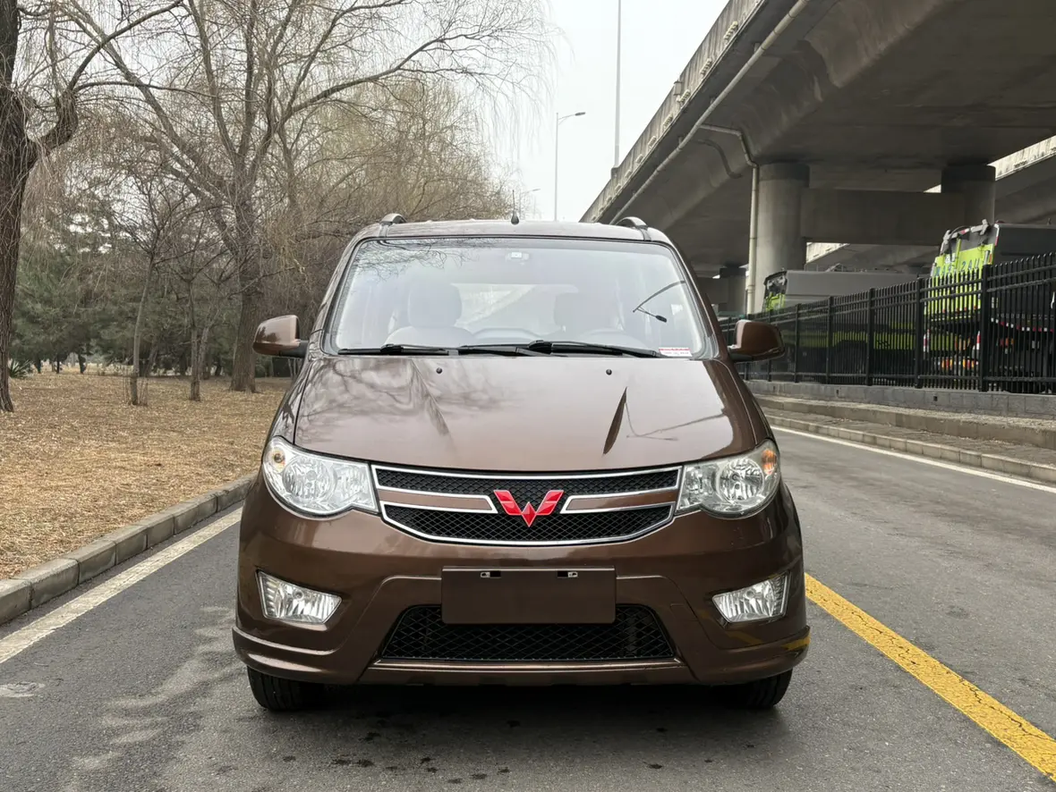 Wuling Hongguang  из Китая