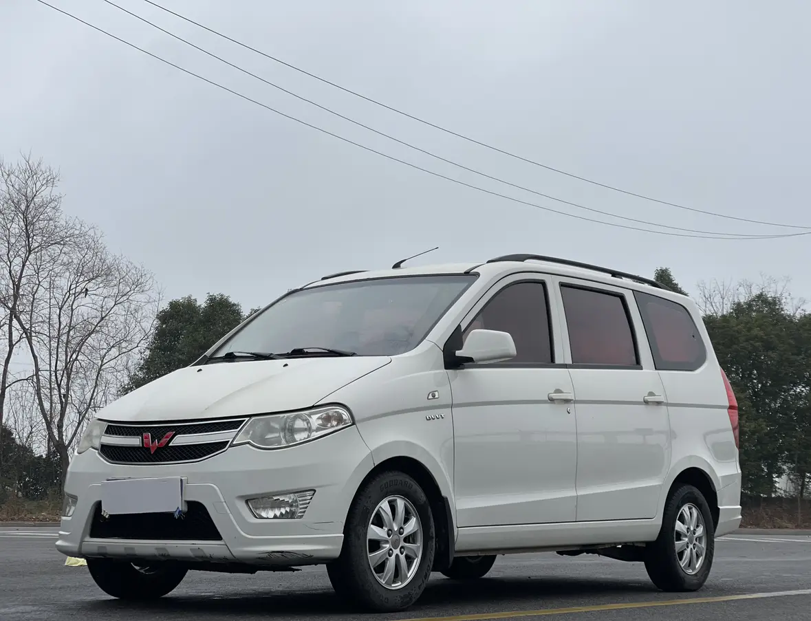 Wuling Hongguang  из Китая