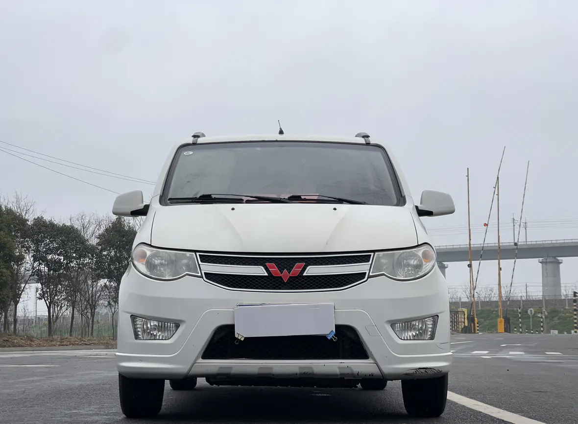 Wuling Hongguang  из Китая