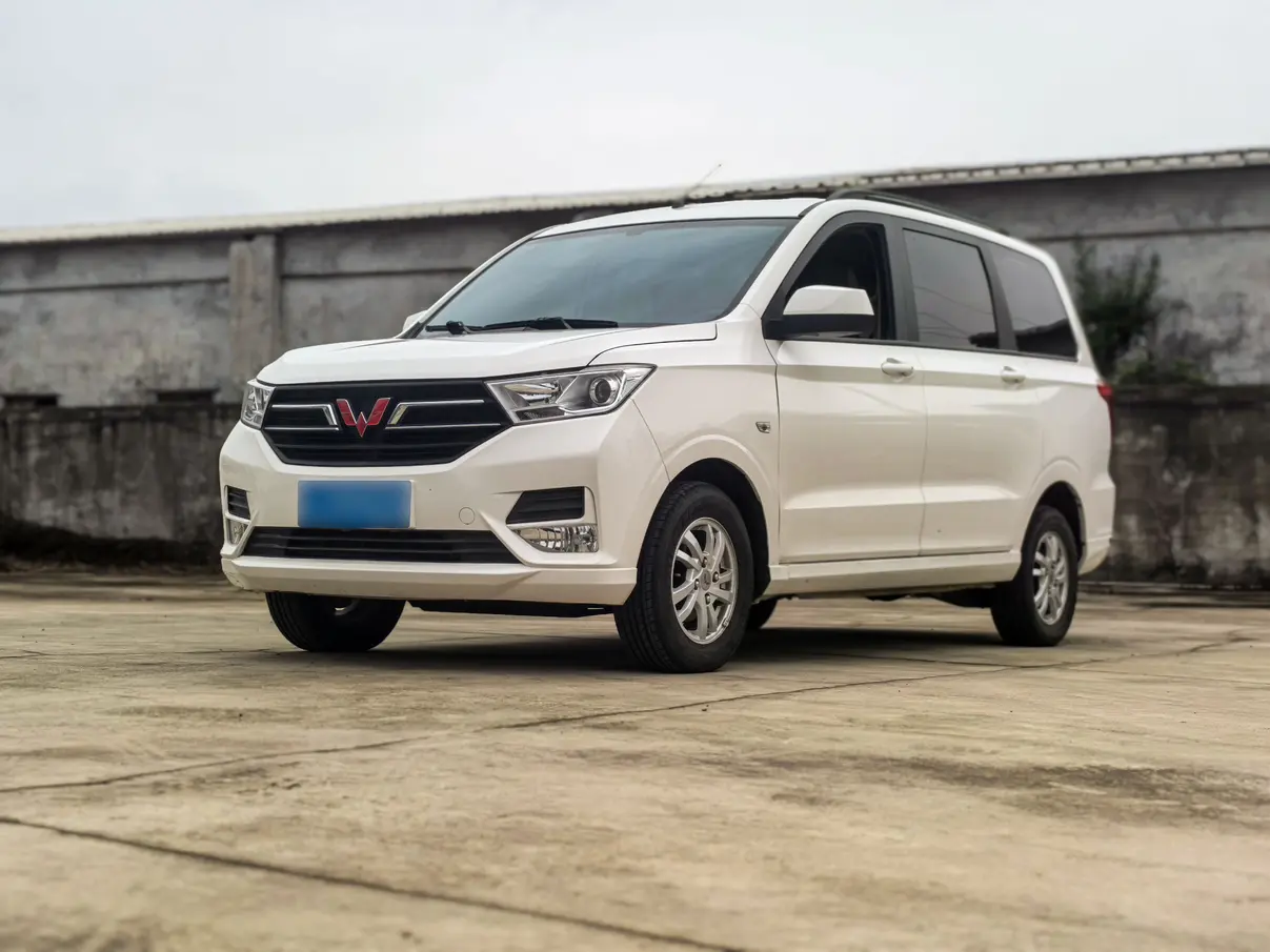 Wuling Hongguang  из Китая