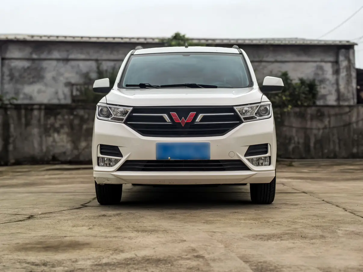 Wuling Hongguang  из Китая