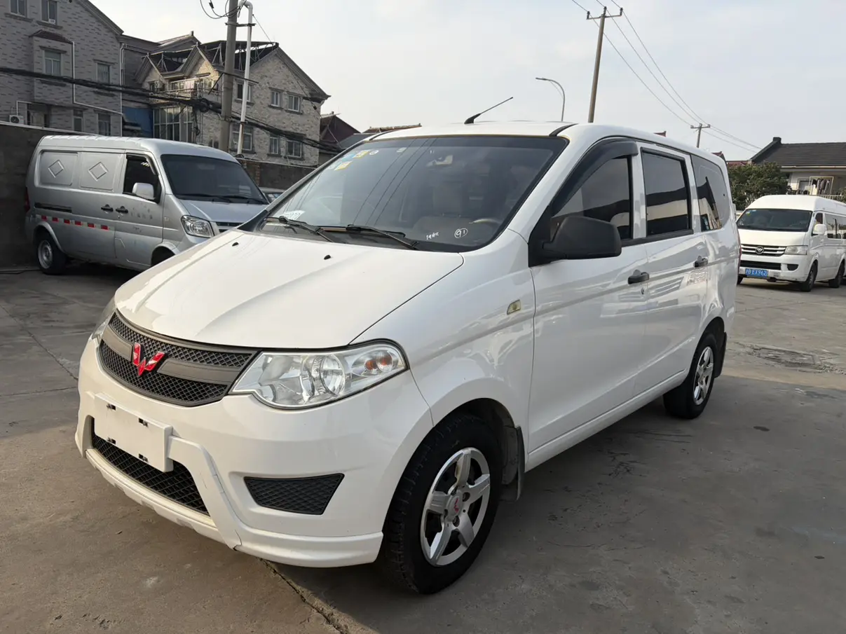 Wuling Hongguang  из Китая