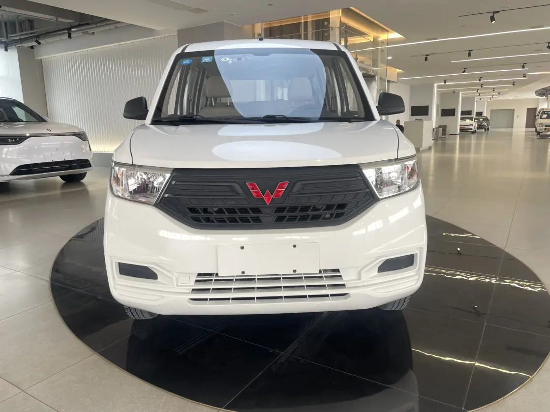 Wuling Hongguang V  из Китая