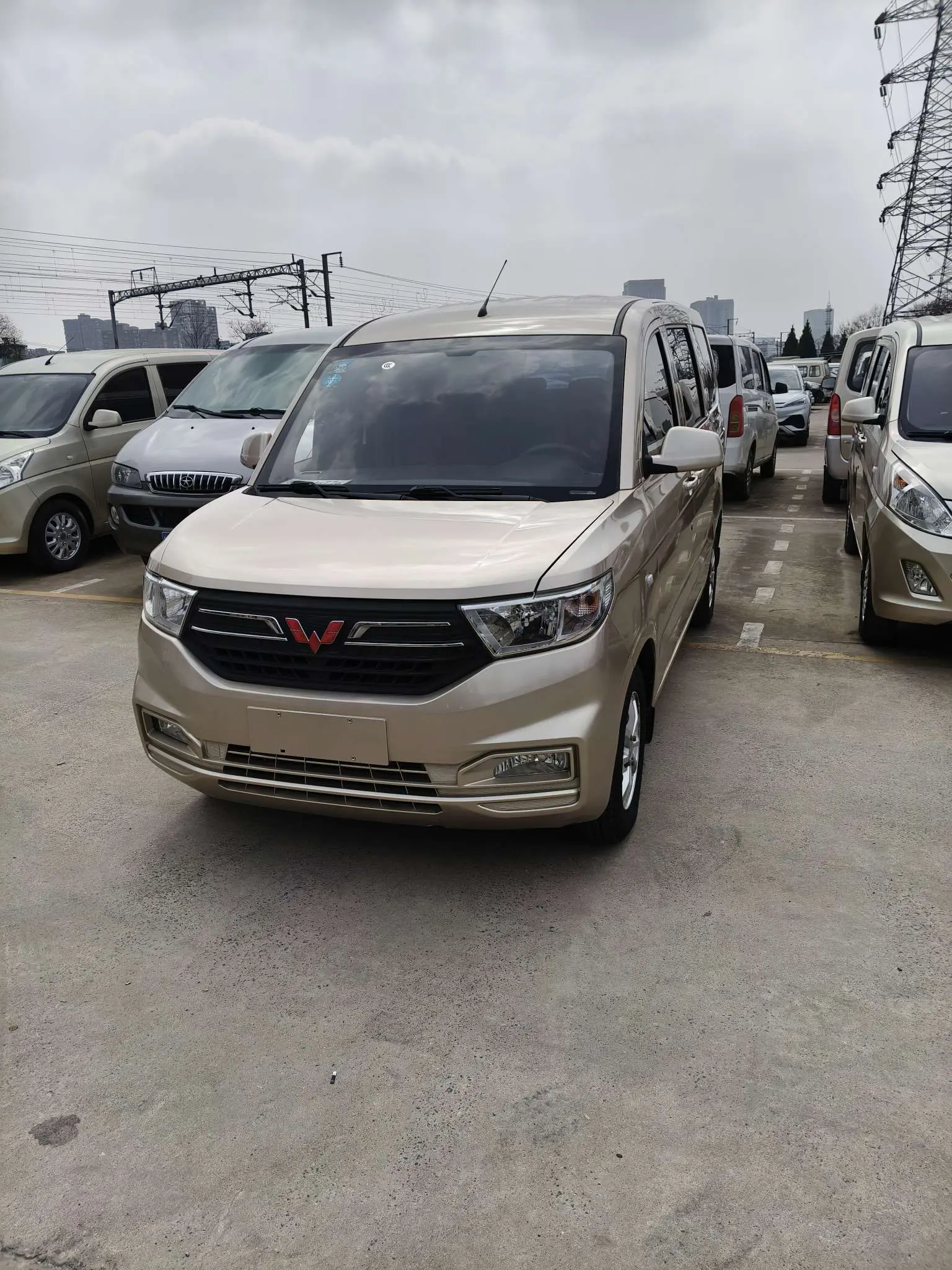 Wuling Hongguang V  из Китая