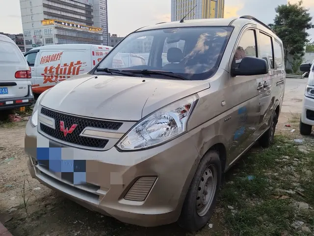 Wuling Rongguang V  из Китая