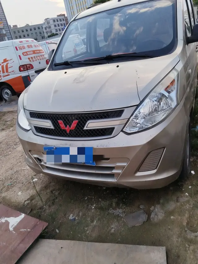 Wuling Rongguang V  из Китая