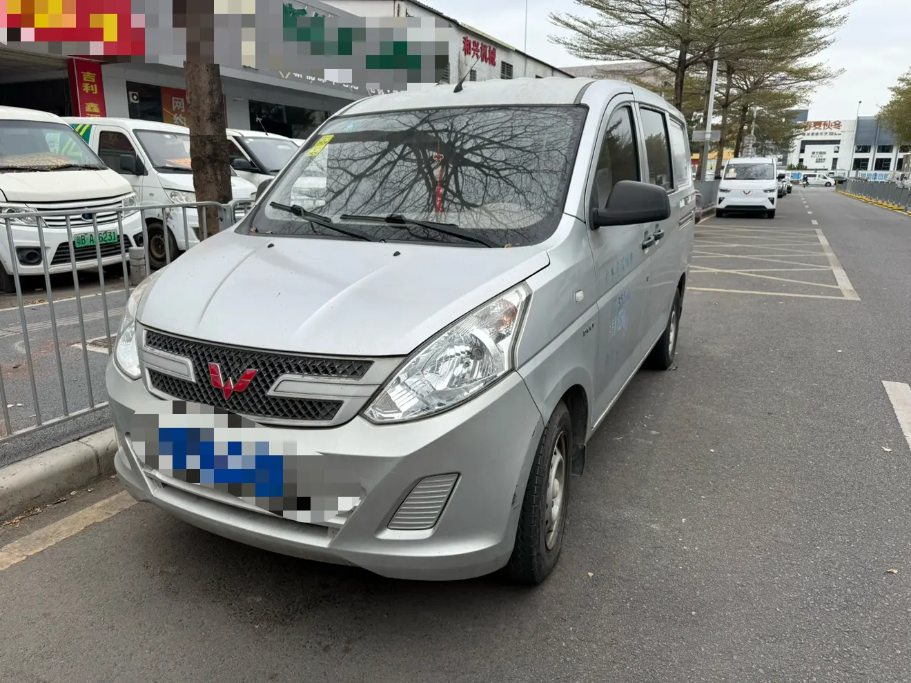 Wuling Rongguang V  из Китая