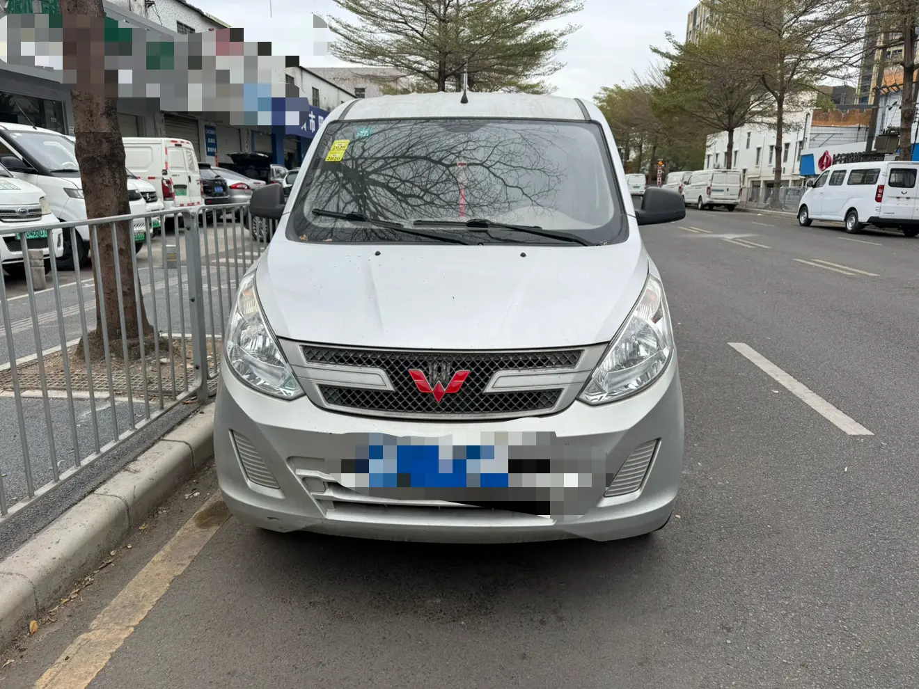 Wuling Rongguang V  из Китая