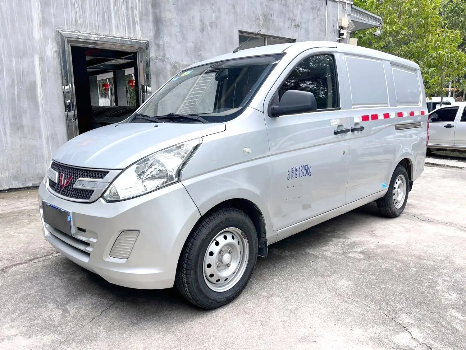 Wuling Rongguang V  из Китая