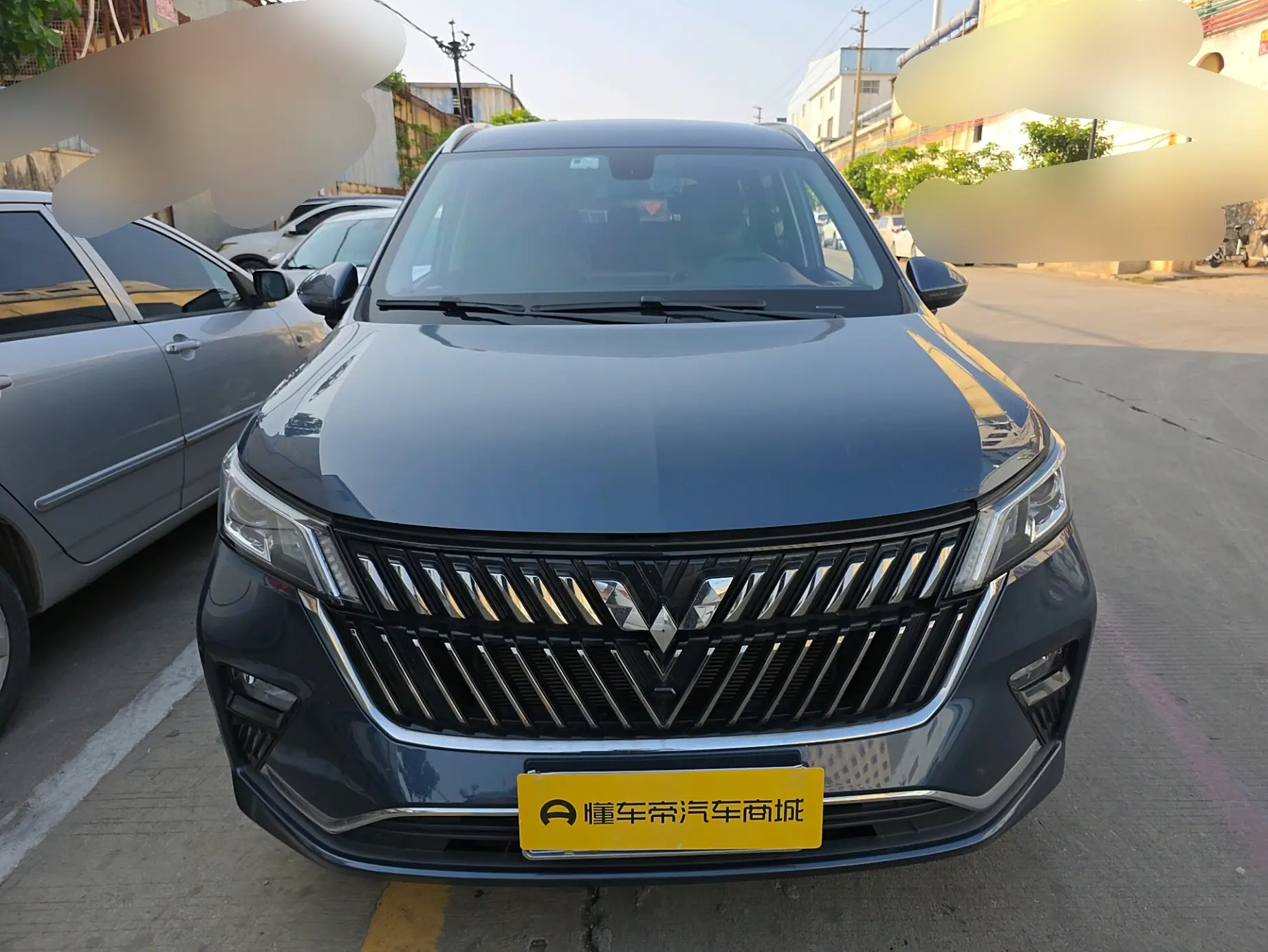 Wuling Jiachen  из Китая