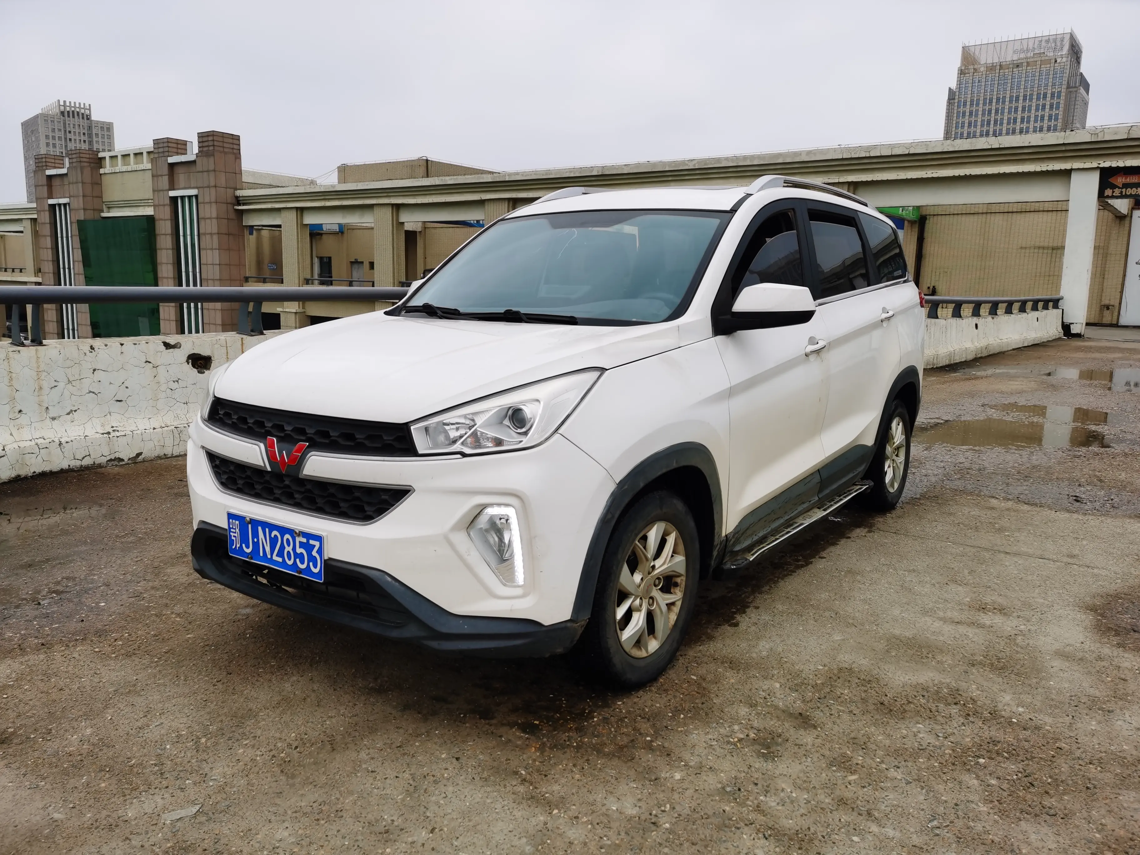 Wuling Hongguang S3  из Китая