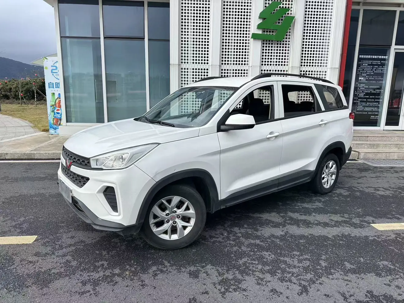 Wuling Hongguang S3  из Китая