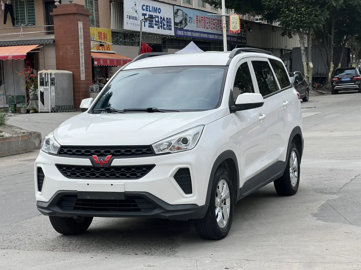 Wuling Hongguang S3  из Китая