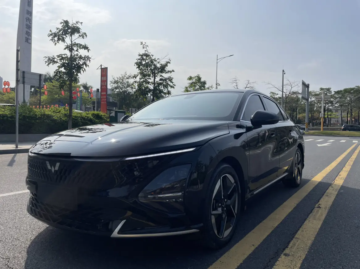Wuling Starlight PHEV  из Китая